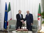 Los primeros ministros de Italia, Mario Draghi, y Argelia, Aimen Benabderram&aacute;n.