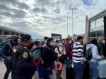 Cientos de turistas permanecen atrapados en el Machu Picchu, desde el lunes, a causa de una huelga que ha paralizado las comunicaciones en esa zona de Per&uacute;. El servicio ferroviario est&aacute; suspendido y los piquetes bloquean las carreteras, por lo que los traslados de extranjeros se realizan a cuentagotas.