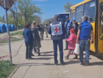 Civiles evacuados de la acer&iacute;a de Azovstal, en Mari&uacute;pol, Ucrania, el 1 de mayo de 2022.
