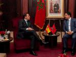 El ministro de Exteriores, Jos&eacute; Manuel Albares, con su hom&oacute;logo marroqu&iacute;, Naser Burita, en Marrakech.