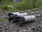 Restos de bombas de racimo en la localidad de Slatino, en la regi&oacute;n de J&aacute;rkov (Ucrania), hallados tras combates entre el ej&eacute;rcito ruso y las fuerzas armadas ucranianas.