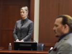 Los actores Amber Heard y Johnny Depp, durante el juicio que enfrenta al exmatrimonio.