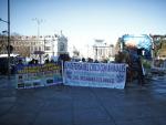 Integrantes de circos con animales portan pancartas reivindicativas durante su manifestaci&oacute;n en Madrid en febrero de 2019 para pedir al Ayuntamiento de la capital que no proh&iacute;ba su trabajo. (Foto de ARCHIVO)