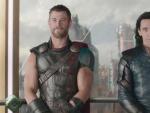 Chris Hemsworth y Tom Hiddleston en 'Thor: Ragnarok'.
