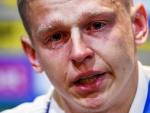 EL jugador ucraniano Oleksandr Zinchenko rompe a llorar en rueda de prensa.