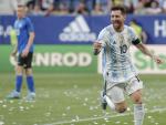 Leo Messi celebra un gol con Argentina ante Estonia.