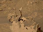 Roca con forma de &aacute;rbol en el cr&aacute;ter Gale de Marte.