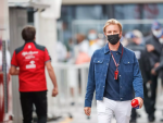 Imagen de Nico Rosberg en el paddock de la F1.