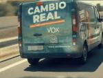 Furgoneta electoral de Vox durante una imagen promocional de las elecciones en Andaluc&iacute;a.