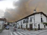 El humo provocado por los distintos incendios forestales que se han declarado en Navarra, ha llegado a la localidad de Undiano, situado a 13 kil&oacute;metros de Pamplona.