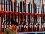 Armas de fuego a la venta en una tienda de Atlanta, Georgia, EE UU.