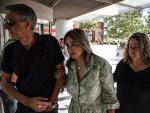 Marisol Bur&oacute;n, madre de Marta Calvo, y su padre, acuden al juicio.