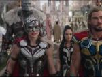 Natalie Portman y Chris Hemsworth en 'Thor: Love and Thunder'
