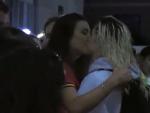 El beso entre Mapi Le&oacute;n y Ingrid Engen