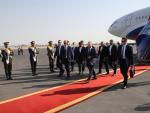 El presidente ruso, Vladimir Putin (centro), a su llegada al aeropuerto de Teher&aacute;n, en Ir&aacute;n, el pasado 19 de julio.