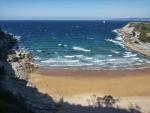 En Santander, Cantabria, esta peque&ntilde;a playa se encuentra algo aislada del bullicio de la ciudad, en un entorno maravilloso, ideal para descansar, relajarse y disfrutar de una de las mejores playas de la costa cant&aacute;brica.