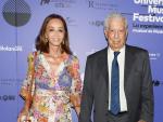 Isabel Preysler y Mario Vargas Llosa en un 'photocall' de Universal Music Festival en Madrid.