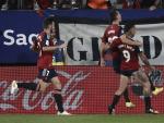 Los jugadores del Osasuna celebran el gol de la victoria ante el Sevilla.