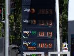 El precio de la gasolina contin&uacute;a bajando