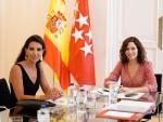 La presidenta de la Comunidad de Madrid, Isabel D&iacute;az Ayuso, este martes reunida en Sol con la portavoz de Vox en la Asamblea de Madrid, Roc&iacute;o Monasterio.
