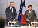 El presidente franc&eacute;s, Emmanuel Macron, junto a su ministro de Econom&iacute;a, Bruno Le Maire, en una reuni&oacute;n semanal en el El&iacute;seo.