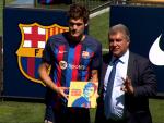 Marcos Alonso es presentado como nuevo jugador del FC Barcelona