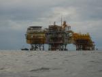 Imagen de la plataforma petrolera Attaka, frente a la costa de Kalimantan Oriental, Indonesia.
