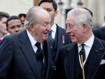 El rey em&eacute;rito Juan Carlos I junto a el nuevo rey Carlos III de Inglaterra.