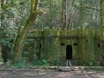 El castillo espa&ntilde;ol abandonado en medio de un bosque encantado
