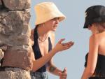 Cara Delevingne y Margot Robbie, el pasado verano en Ibiza.