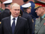 El presidente de Rusia, Vladimir Putin, junto a su ministro de Defensa, Sergei Shoigu.
