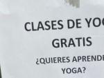 Cartel &quot;Clases de yoga gratis&quot;.