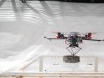 Los drones vuelan de forma autónoma, pero necesitan supervisión humana para que corrija cualquier error.