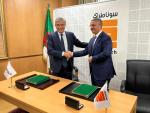 Los presidentes de Naturgy y de Sonatrach en la firma del acuerdo sobre el suministro de gas argelino.
