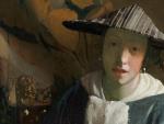Fragmento de la obra 'Muchacha con flauta', atribuida inicialmente al pintor neerland&eacute;s Johannes Vermeer, que en realidad ha sido pintada por otra persona de su entorno.
