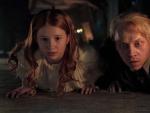 Daphne Hoskins y Rupert Grint en 'Sue&ntilde;os en la casa de la bruja'.