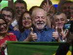 Lula celebra su victoria en Brasil.