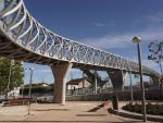 La nueva pasarela peatonal que une los barrios de Butarque y San Crist&oacute;bal de los &Aacute;ngeles.