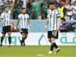 Leo Messi, cabizbajo en el Argentina - Arabia Saud&iacute;.