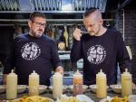 Dani García y ElXokas creando el menú del 'streamer'.