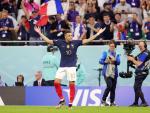 Mbapp&eacute; celebra uno de sus goles con Francia ante Polonia.