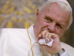 Anthony Hopkins como el papa Benedicto XVI en 'Los dos papas'