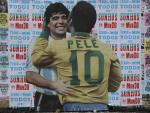 Un mural con la imagen de Diego Maradona y Pel&eacute; en Sao Paulo.