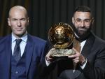 Zinedine Zidane y Karim Benzema en la gala del Bal&oacute;n de Oro.