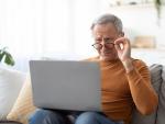 La degeneraci&oacute;n macular es una causa frecuente de ceguera a edades avanzadas.