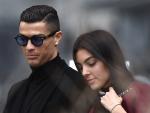 El futbolista Cristiano Ronaldo y su pareja, la modelo Georgina Rodr&iacute;guez.