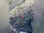 Un excursionista que cayó 18 metros por una cascada describió lo que le pasó como un "milagro". Gerry McLelland tiene 39 años y se resbaló con unas rocas en Gray Mare's Tail, Moffat, Scottish Borders, el 14 de enero.