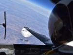 'Selfie' del piloto estadounidense volando sobre el globo esp&iacute;a.