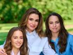 La reina Rania y sus hijas, Imán y Salma.