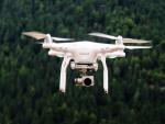 Los drones pueden usarse tanto para vigilancia de zonas como para acceder a espacios incendiados o inundados.